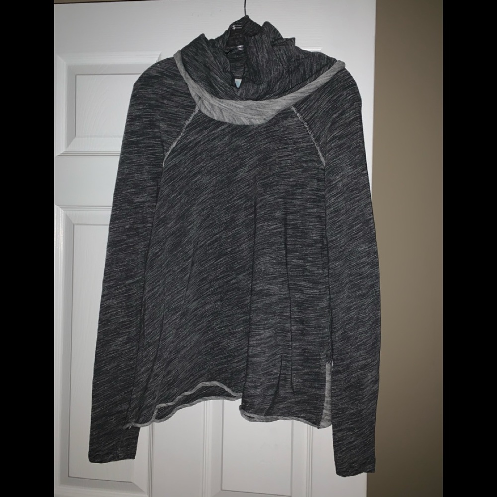 One Body heather gray cowneck tunic size M